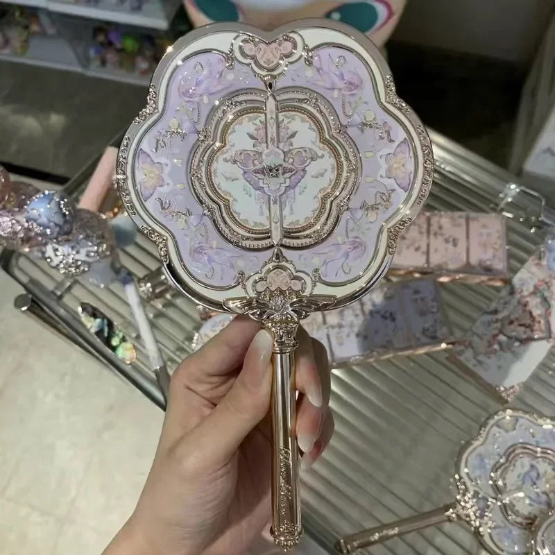 Flower Knows Butterfly Cloud Collar Kollektion Kosmetikspiegel Handspiegel Exquisites Relief Make-up-Tools Meerjungfrauen-Spiegel