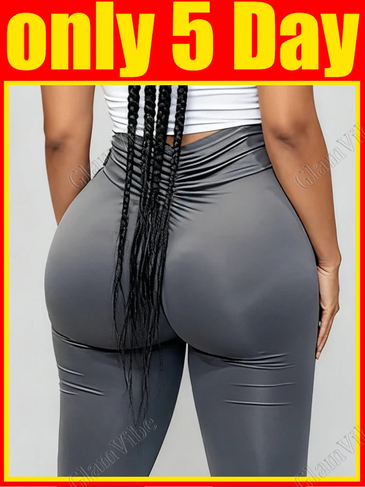 F̅u̅l̅l̅ a̅n̅d̅ p̅e̅r̅k̅y̅ curves, with an inherent soft and rhythmic ғᴇᴇʟ.